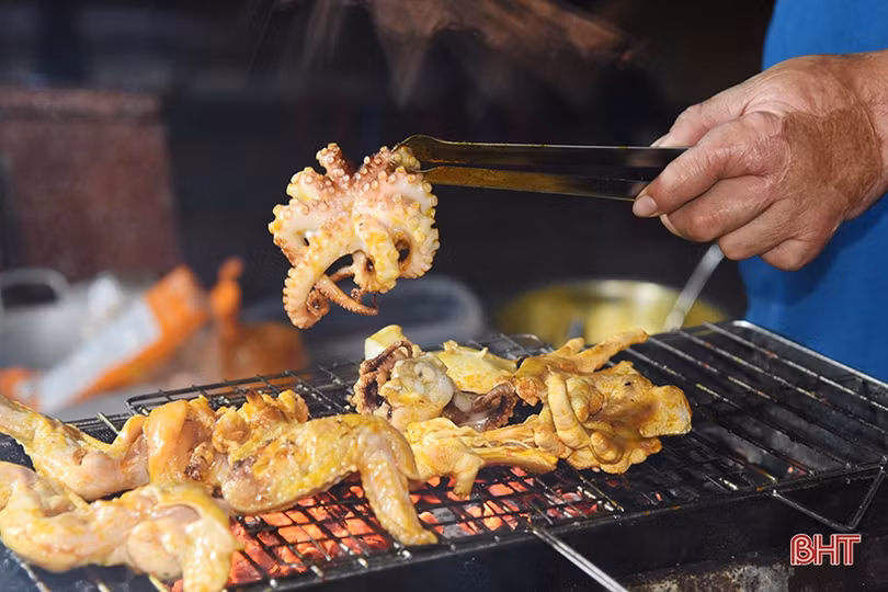 Trải nghiệm chợ đêm ở bãi biển Thiên Cầm