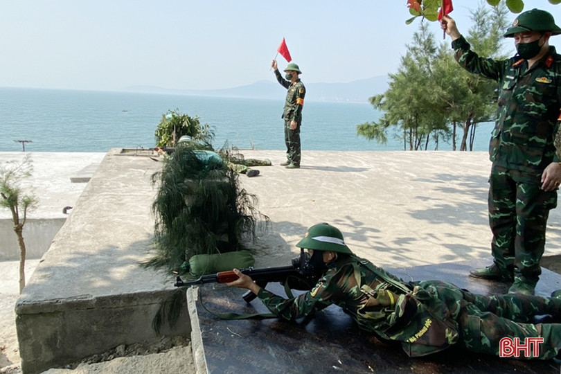 Phân đội Đảo Sơn Dương thực hành tốt bắn đạn thật