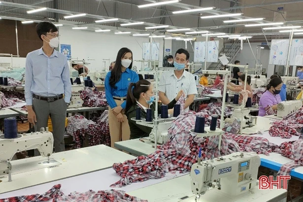 Công đoàn Hà Tĩnh tạo điểm tựa tin cậy cho người lao động