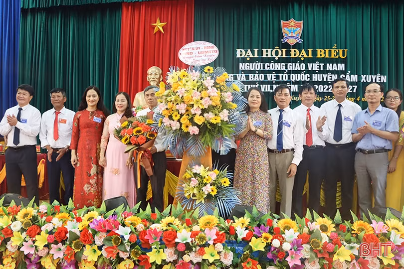 Người Công giáo Cẩm Xuyên tích cực đóng góp xây dựng và bảo vệ Tổ quốc