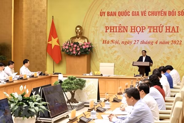 Thủ tướng: Chống hình thức, phô trương trong tiến trình chuyển đổi số