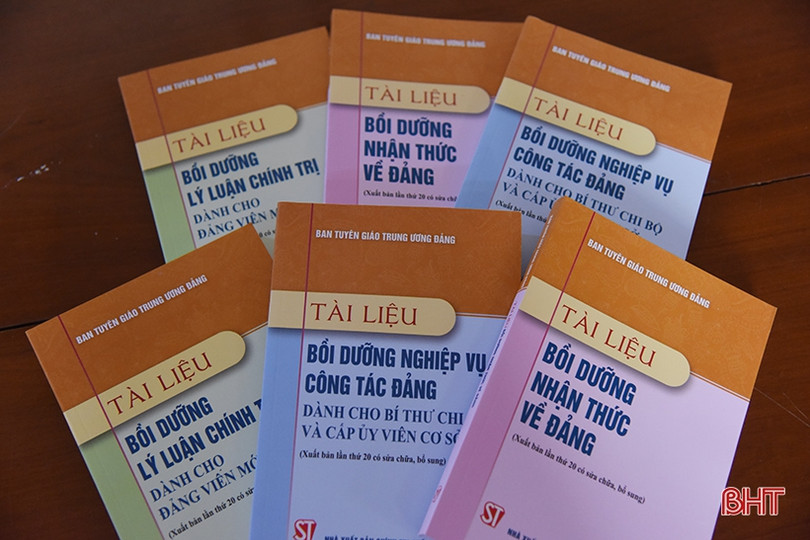 Hơn 4.900 đại biểu tham gia bồi dưỡng công tác giáo dục lý luận chính trị