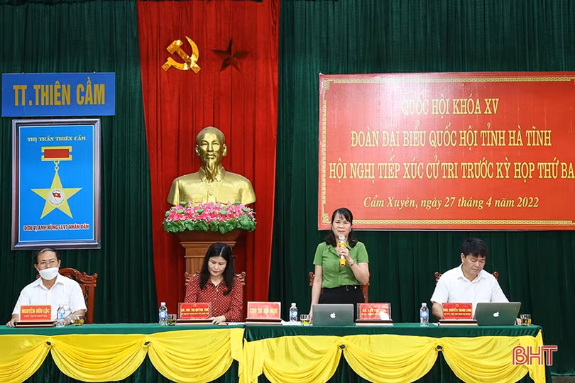 Cử tri thị trấn Thiên Cầm kiến nghị nhiều nội dung về thu hút đầu tư du lịch, dịch vụ