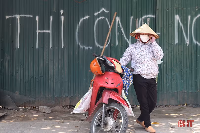 Mưu sinh dưới nắng gắt đầu hè ở Hà Tĩnh