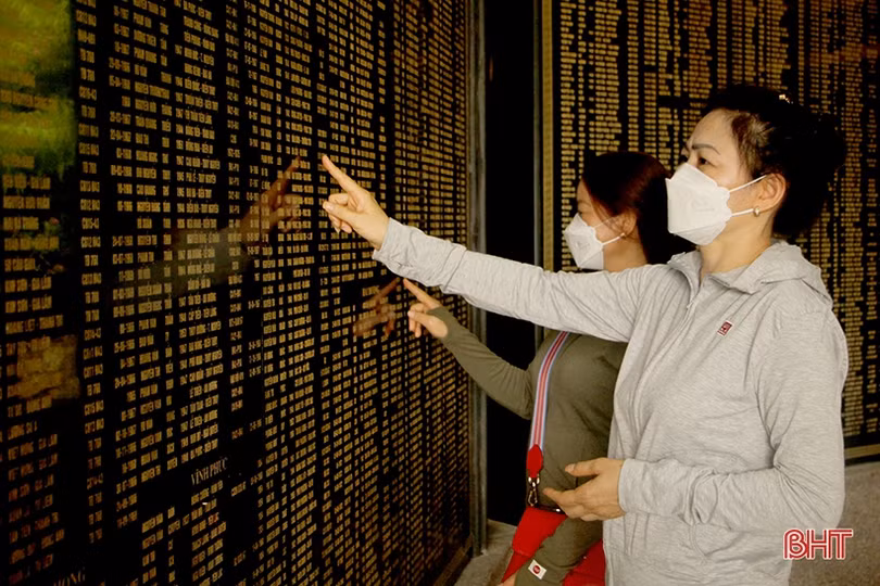 Du khách muôn phương đến tri ân tại Khu di tích Ngã ba Đồng Lộc