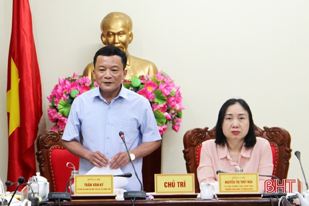 Khẩn trương hoàn thiện các tờ trình, dự thảo nghị quyết trình HĐND tỉnh Hà Tĩnh tại Kỳ họp thứ 6
