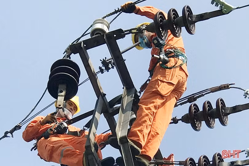 Đảm bảo cấp điện thông suốt kỳ nghỉ lễ 30/4 - 1/5