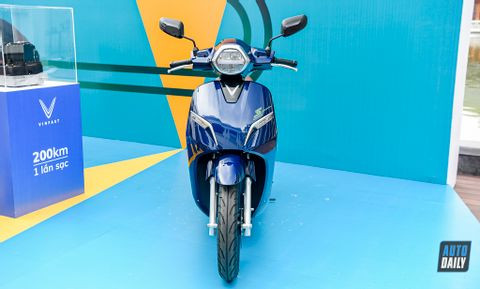 Cận cảnh VinFast Klara S 2022 giá 36,9 triệu, đi 194 km/lần sạc