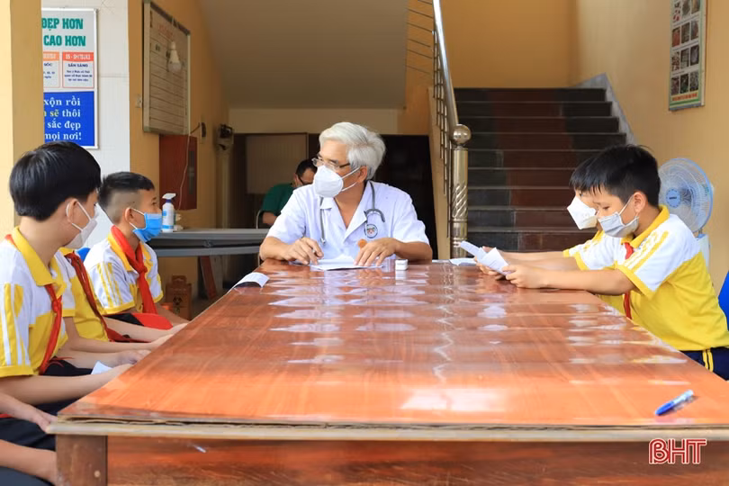 Các địa phương ở Hà Tĩnh tiêm phòng COVID-19 cho học sinh 11 tuổi