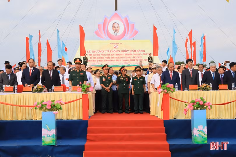 Những hình ảnh tại Lễ thượng cờ Thống nhất non sông