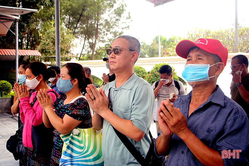 Du khách muôn phương đến tri ân tại Khu di tích Ngã ba Đồng Lộc