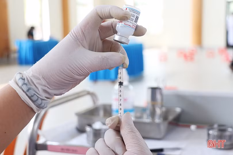 Các địa phương ở Hà Tĩnh tiêm phòng COVID-19 cho học sinh 11 tuổi