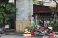 Thản nhiên buôn bán nơi “nguy hiểm chết người”