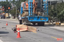 Xe tải và xe máy va chạm nhau, 1 người tử vong tại chỗ