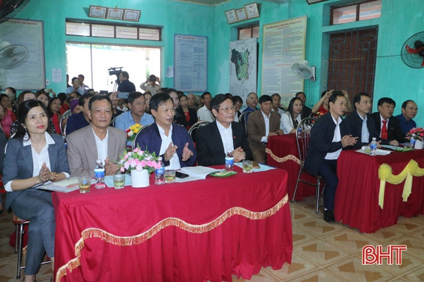 Người dân huyện miền núi Hà Tĩnh vui ngày hội đại đoàn kết toàn dân
