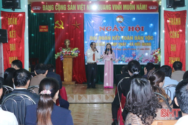 Người dân huyện miền núi Hà Tĩnh vui ngày hội đại đoàn kết toàn dân
