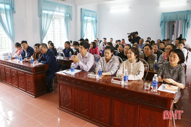 Dạy nghề massage chân cho người khiếm thị Hà Tĩnh