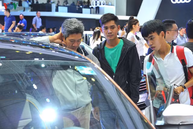 Các loại thuế phí xe hơi thay đổi thế nào trong năm 2021?