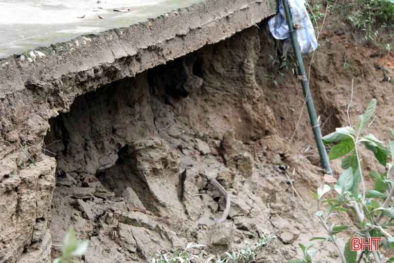 Sạt lở bờ sông uy hiếp khu dân cư ở huyện miền núi Hà Tĩnh