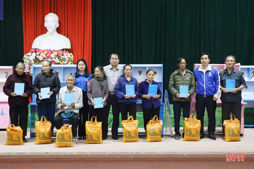 Tuổi trẻ Hà Nội, Bình Dương hỗ trợ Nhân dân Hà Tĩnh gần 1,4 tỷ đồng
