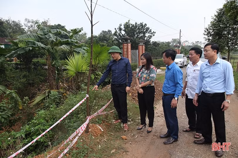 Nhanh chóng khắc phục các điểm sạt lở, đảm bảo an toàn cho người dân