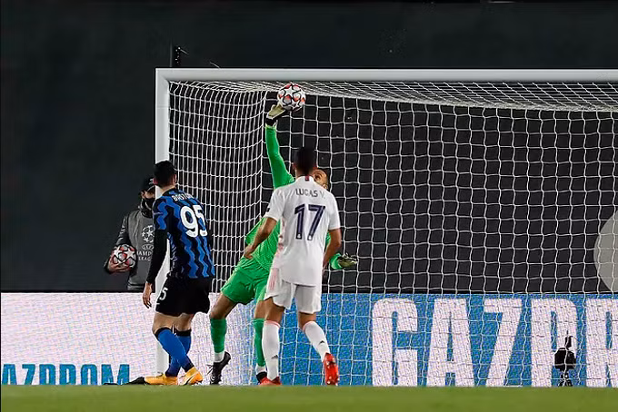 Siêu dự bị tỏa sáng đúng lúc, Real thoát cảnh bị loại sớm