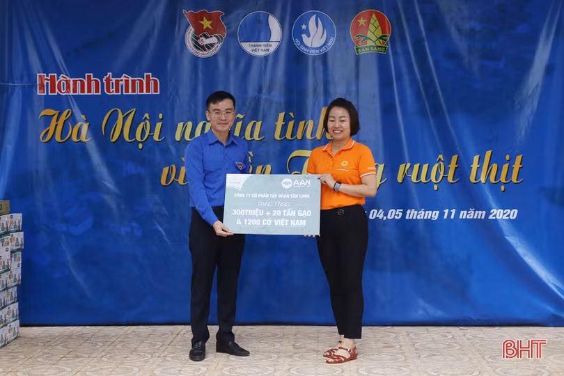 Tuổi trẻ Hà Nội, Bình Dương hỗ trợ Nhân dân Hà Tĩnh gần 1,4 tỷ đồng