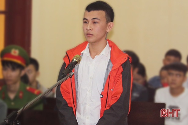 Đâm 2 nhát dao làm người khác bị thương, một thanh niên phải ngồi tù