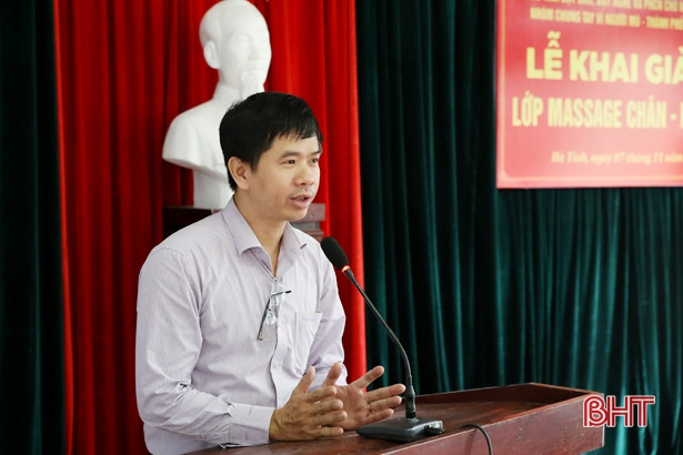 Dạy nghề massage chân cho người khiếm thị Hà Tĩnh