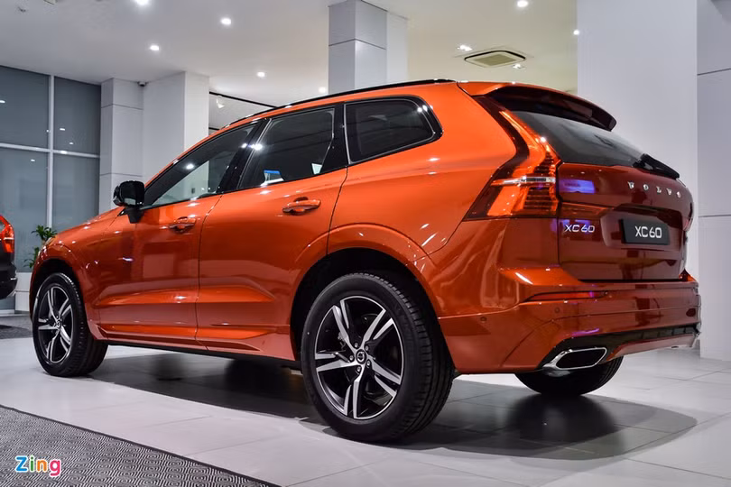 Các mẫu SUV hạng sang khoảng 2 tỷ đồng mới được ra mắt tại Việt Nam