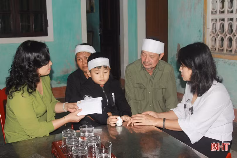 Thành phố Hồ Chí Minh hỗ trợ người dân vùng lũ Hà Tĩnh 3,6 tỷ đồng