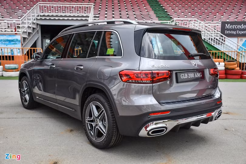 Các mẫu SUV hạng sang khoảng 2 tỷ đồng mới được ra mắt tại Việt Nam