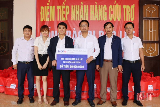 Hà Tĩnh tiếp nhận gần 156 tỷ đồng hỗ trợ người dân bị ảnh hưởng mưa lũ