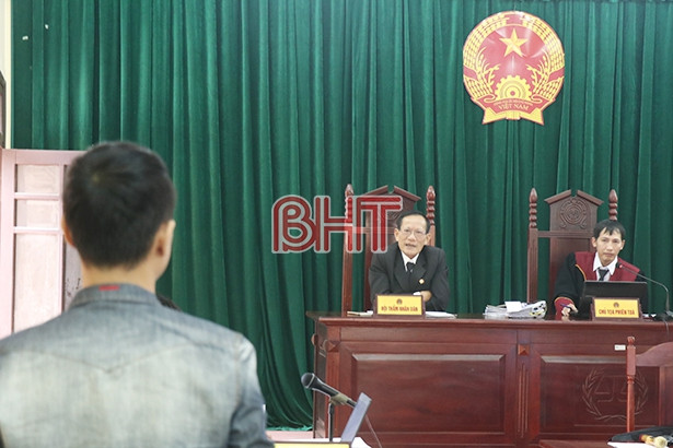 Đánh bạc rồi kêu oan, lĩnh 20 tháng tù ảnh 2 Đánh bạc rồi kêu oan, lĩnh 20 tháng tù