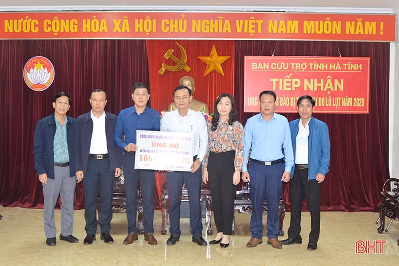 Tổng LĐLĐ Việt Nam ủng hộ đồng bào lũ lụt Hà Tĩnh 500 triệu đồng