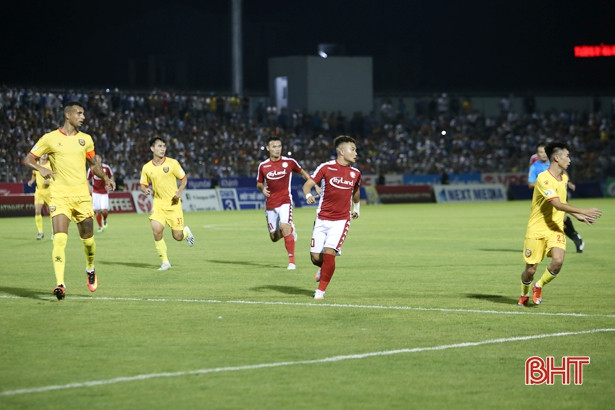 Chính thức: Trần Phi Sơn đầu quân cho đội bóng quê hương Hà Tĩnh