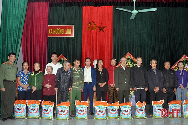 Hơn 300 triệu đồng đến với người dân vùng lũ Hương Khê