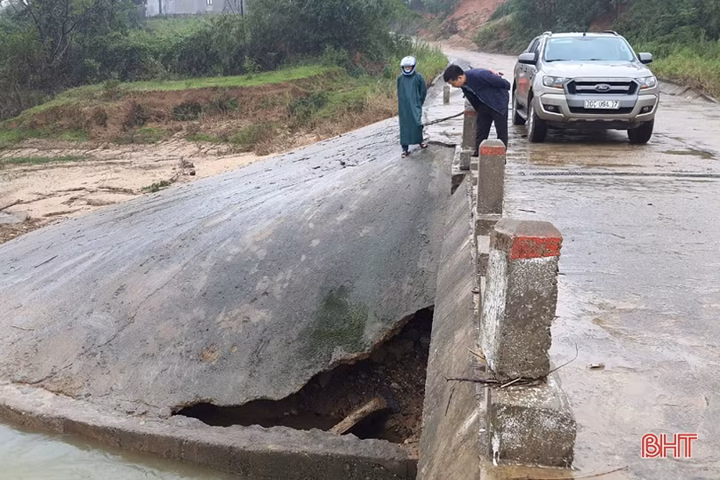 Đá “bất thình lình” rớt, cầu “liêu xiêu” trên nhiều tuyến giao thông ở Kỳ Anh