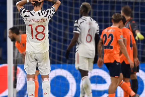 Kết quả M.U 4-1 Istanbul BB: “Quỷ đỏ” độc chiếm ngôi đầu