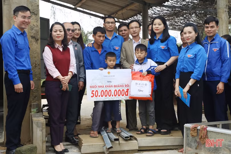 Tuổi trẻ Hà Nội, Bình Dương hỗ trợ Nhân dân Hà Tĩnh gần 1,4 tỷ đồng