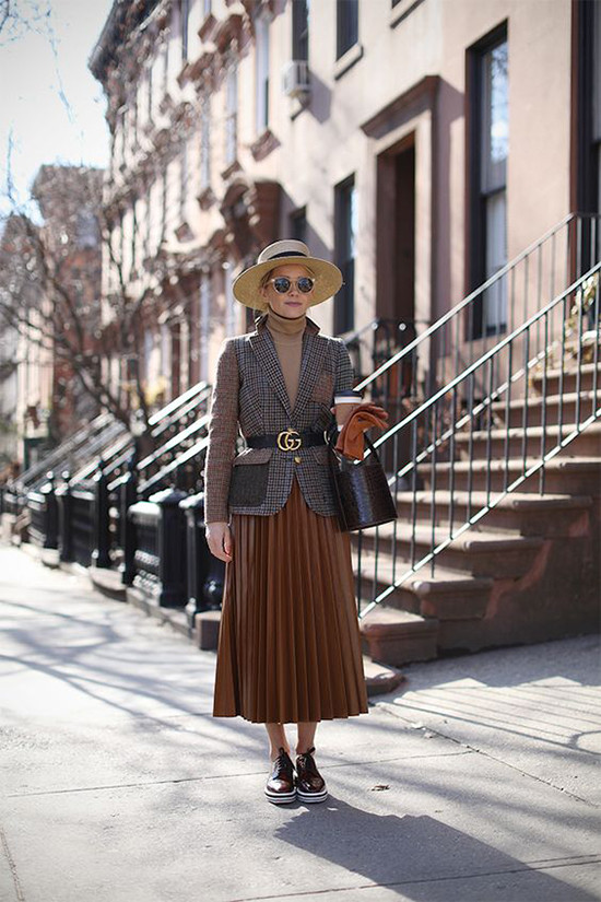 Phối áo blazer cùng chân váy đẹp hoàn hảo cho mùa lạnh