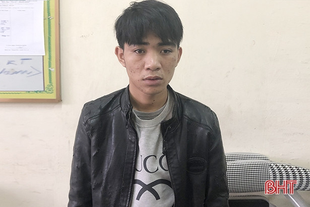 Hà Tĩnh: Bắt đối tượng lừa bán iPhone, giao hàng cục gạch