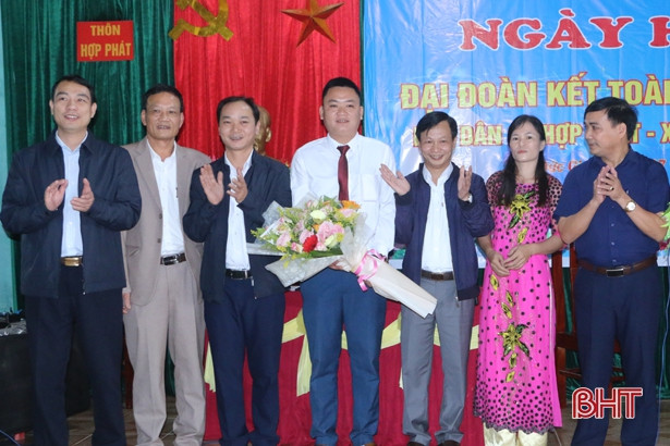 Người dân huyện miền núi Hà Tĩnh vui ngày hội đại đoàn kết toàn dân