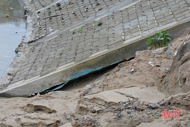 Kè Bình Lạng sạt lở, tiềm ẩn nguy cơ mất an toàn