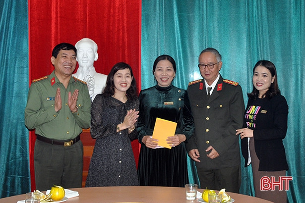 Hơn 300 triệu đồng đến với người dân vùng lũ Hương Khê