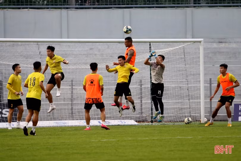 Hồng Lĩnh Hà Tĩnh ghi dấu V.League bằng tinh thần vượt khó