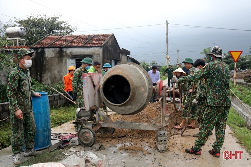 Hơn 1.500 cán bộ, chiến sĩ và người dân Kỳ Nam ra quân làm nông thôn mới