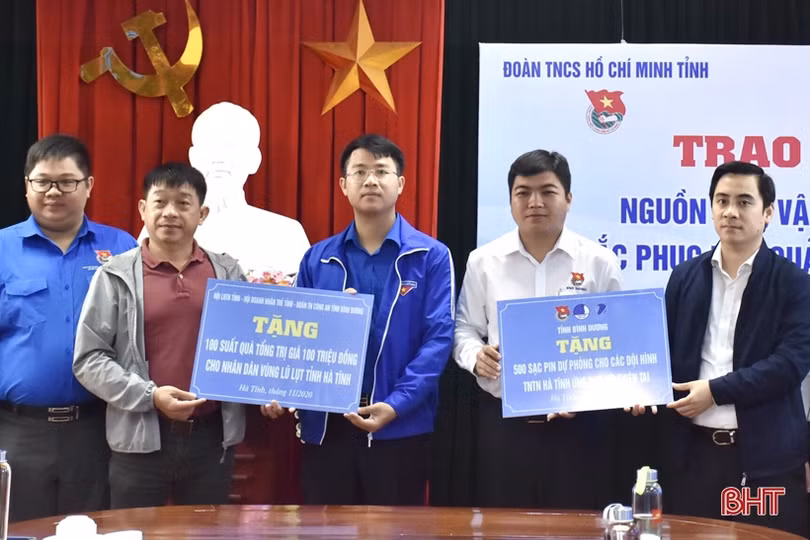 Tuổi trẻ Hà Nội, Bình Dương hỗ trợ Nhân dân Hà Tĩnh gần 1,4 tỷ đồng