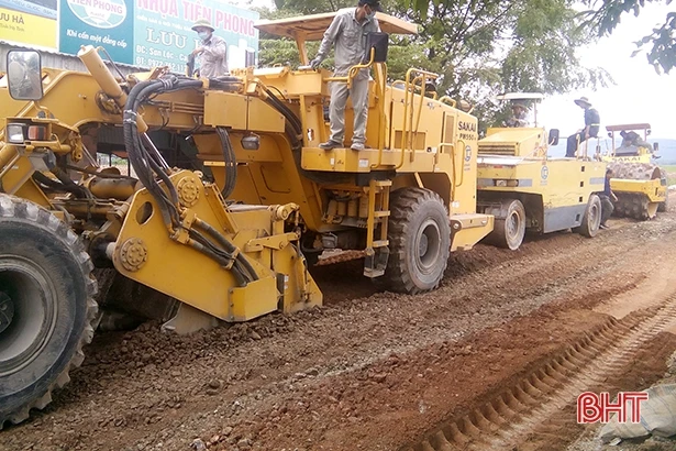 Nhiều ưu điểm từ công nghệ cào bóc, tái sinh tại chỗ trong duy tu, sửa chữa đường bộ