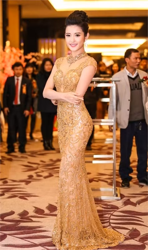 Những chiếc váy không thể rời mắt của Á hậu Huyền My ảnh 1